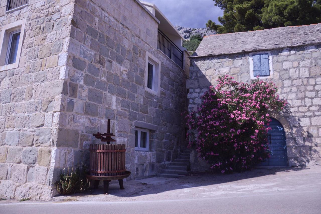 Old Stone House Klaric Lägenhet Brela Exteriör bild